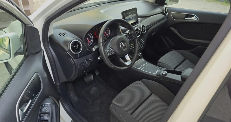 Mercedes-Benz Klasa B cena 69990 przebieg: 49730, rok produkcji 2018 z Sędziszów małe 191